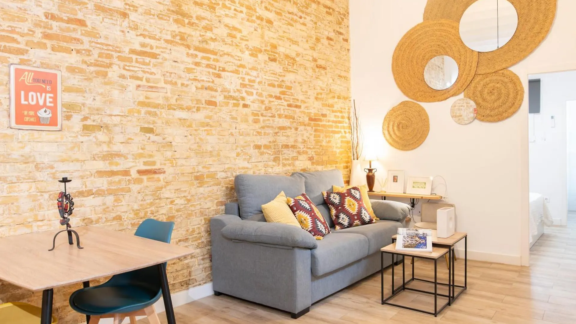 Luxury Apartment In Triana Close To The River Seville