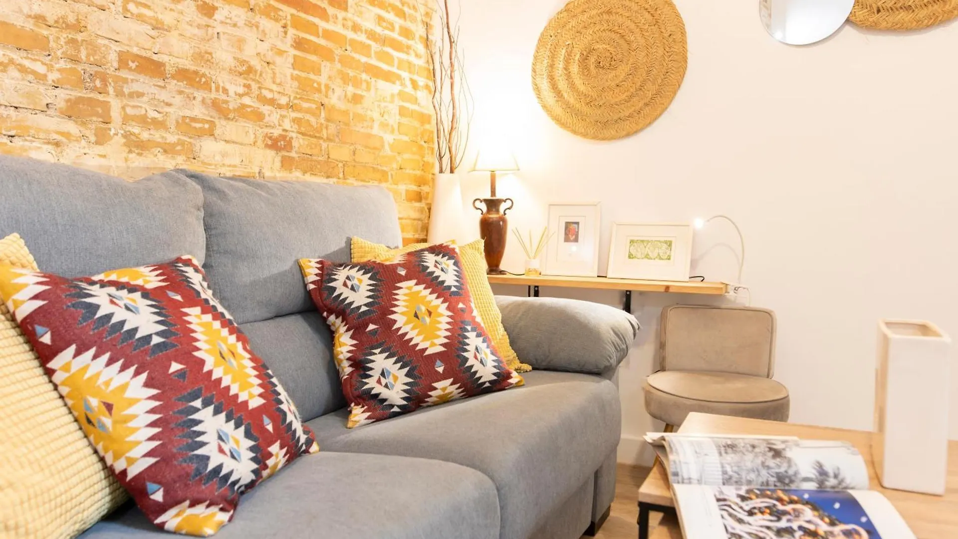 Luxury Apartment In Triana Close To The River Seville